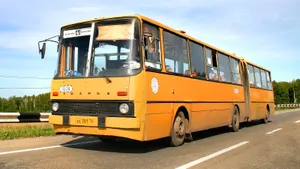 Теперь понятно, почему в СССР автобусы красили в желтый цвет: в этом был практический смысл