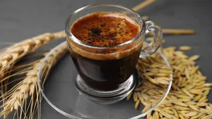 Этому рецепту вегетарианского кофе почти 100 лет: его готовили наши предки на примусе из моркови и пшеницы