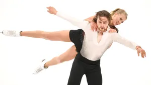 Почему фигуристы, принесшие Петербургу историческое золото, тренируются по ночам? Признания Мироновой и Устенко