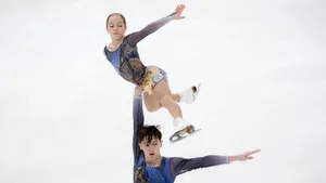 Юниорские пары в России показывают космический уровень. Фигуристы из школы Тутберидзе штампуют ультра-си