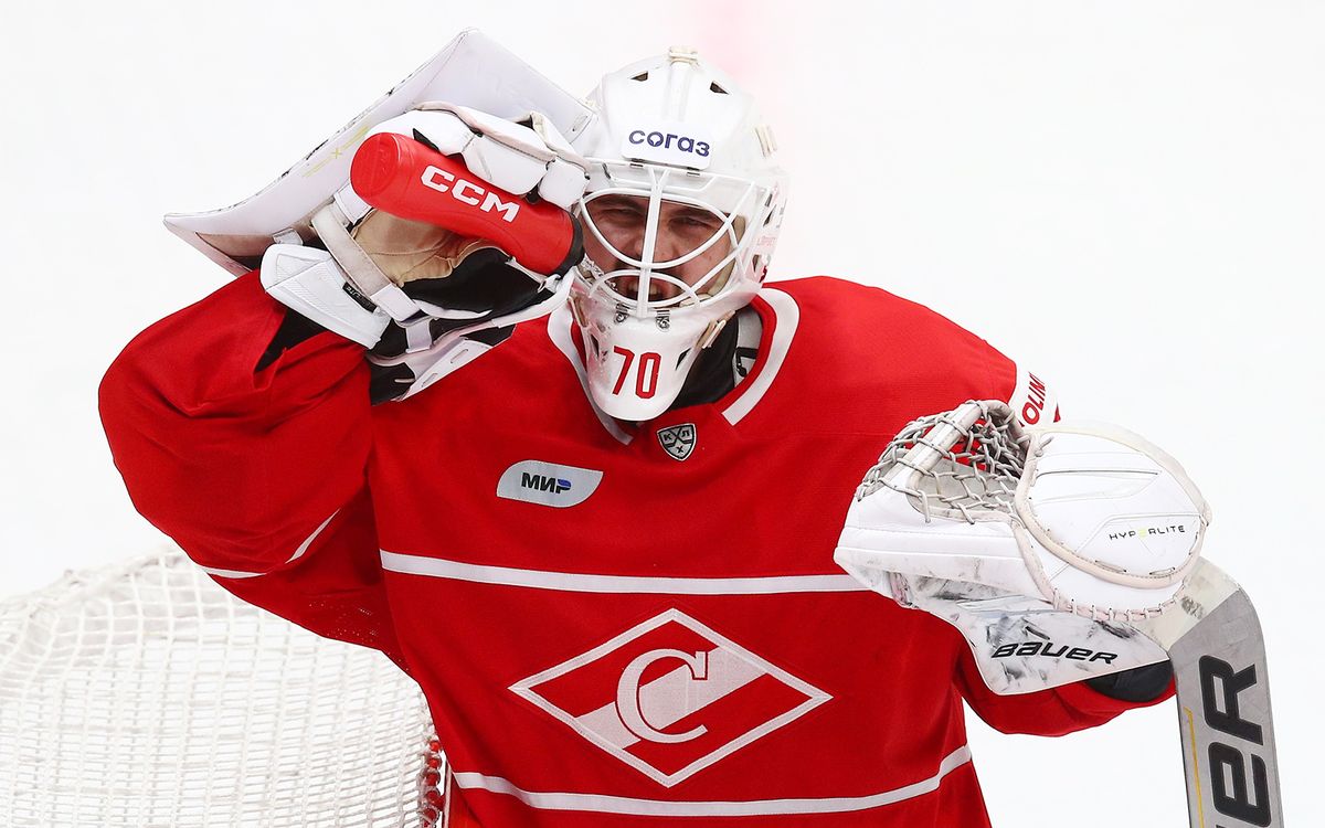 «Спартак» поместил вратаря Николаева в список отказов