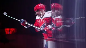 Овечкин грохнул необычный рекорд и помог нокаутировать команду-сенсацию! «Вашингтон» продолжает гонку за плей-офф