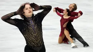 Live: Малинин летит за мировым рекордом, Дэвис и Смолкин удерживают место в топ-10. Финал ЧМ-2026 по фигурке