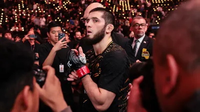 Ислам Махачев