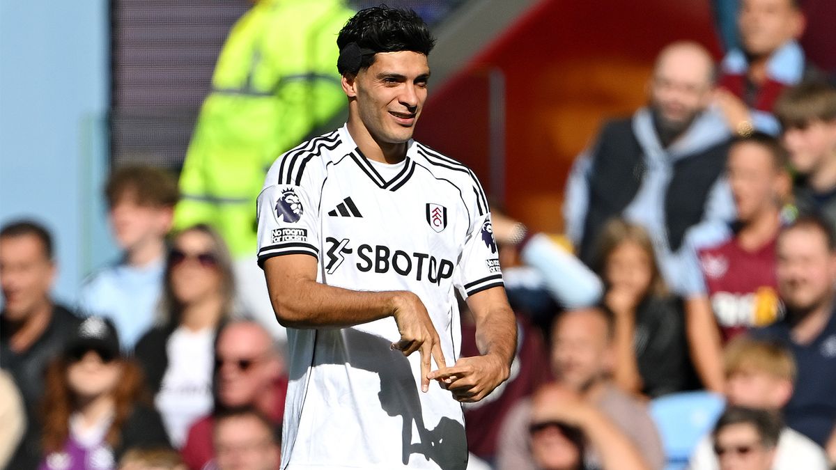 Хименес стал первым игроком после Это'О, забившим гол и получившим травму за 11 стартовых минут матча АПЛ