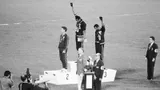 Темнокожие спортсмены из США устроили акцию протеста на ОИ-1968. Их выгнали из сборной и угрожали убийством