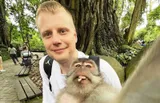 Как выглядит жена популярного стендап-комика Комиссаренко, оказавшаяся вебкам-моделью