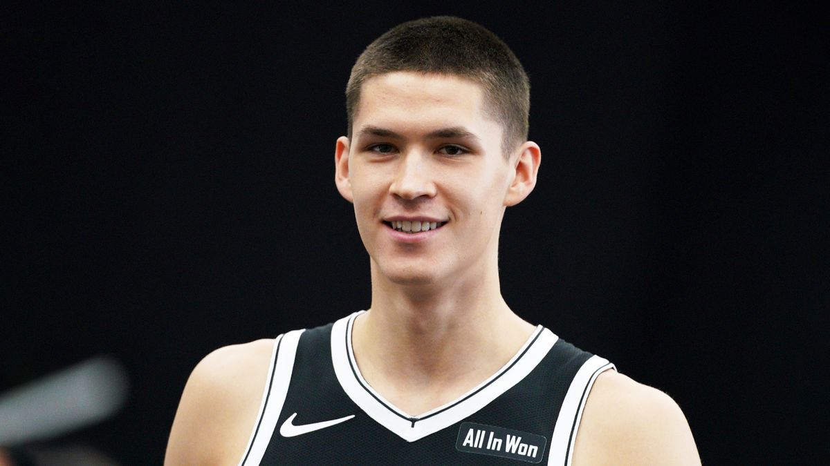 Демин набрал 3 очка за «Бруклин» в проигранном матче с «Сан-Антонио»