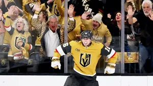 Русский парень с Урала поставил на уши Лас-Вегас! Дорофеев в одиночку спас «рыцарей», оформив хет-трик