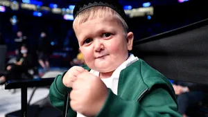 Чемпион UFC Перейра бросил вызов Хасбику и получил неожиданный ответ