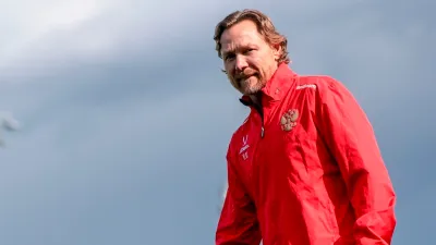 Валерий Карпин