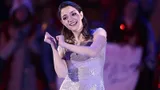 Медведева показала след, оставленный на ее теле: она закрыла глаза от удовольствия. А еще сверкнула красивой попкой