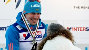Как русский лыжник Устюгов стал чемпионом мира. Его соперник Сундбю хотел убежать, но сломал палку и упал: видео