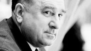 Великий Тарасов запретил гению Третьяку ездить на машине. Кто из российских тренеров наказал игрока за авто?