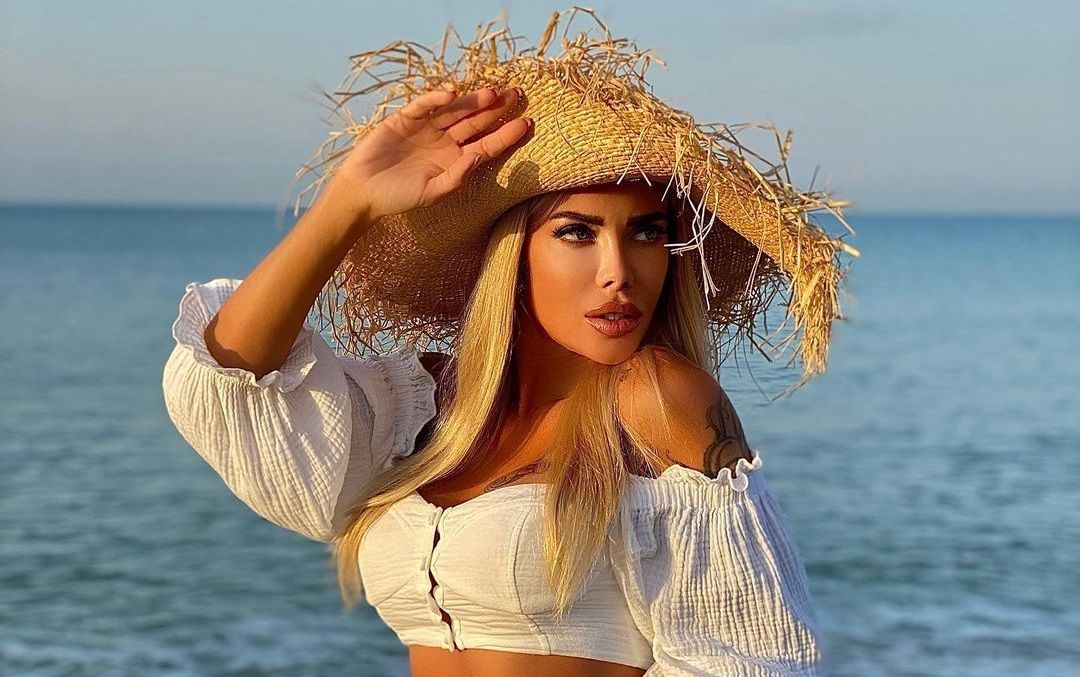 Кристина ослина черкасова. Татьяна зимина полицейский. Og buda и кристина. Девушка оджи будды кристина. Катя качёнок слив.