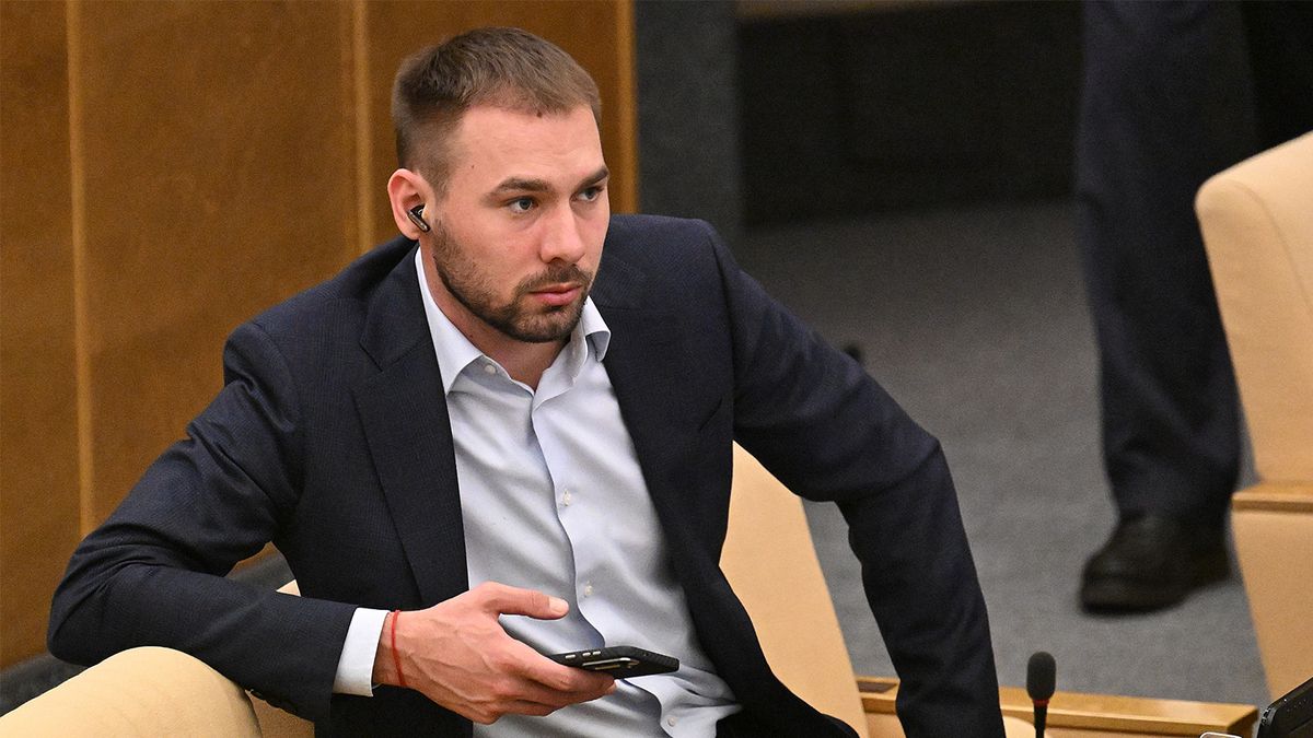 Шипулин рассказал историю из работы в Госдуме, которая запала ему в душу: Люди умоляли, чтобы им помогли