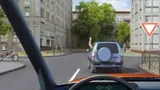 Этот вопрос из ПДД способен запутать любого автолюбителя: что означает такой водительский жест? 