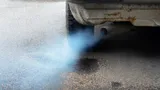 Сизый дым из выхлопной трубы: что это может быть и к чему готовиться?