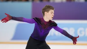 Российский фигурист Лазарев стильно выиграл короткую на ЮГП в Китае под «Болеро». Даже тошнота ему не помешала