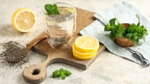 Бюджетные детокс-напитки, которые можно приготовить самим: 4 рецепта для похудения
