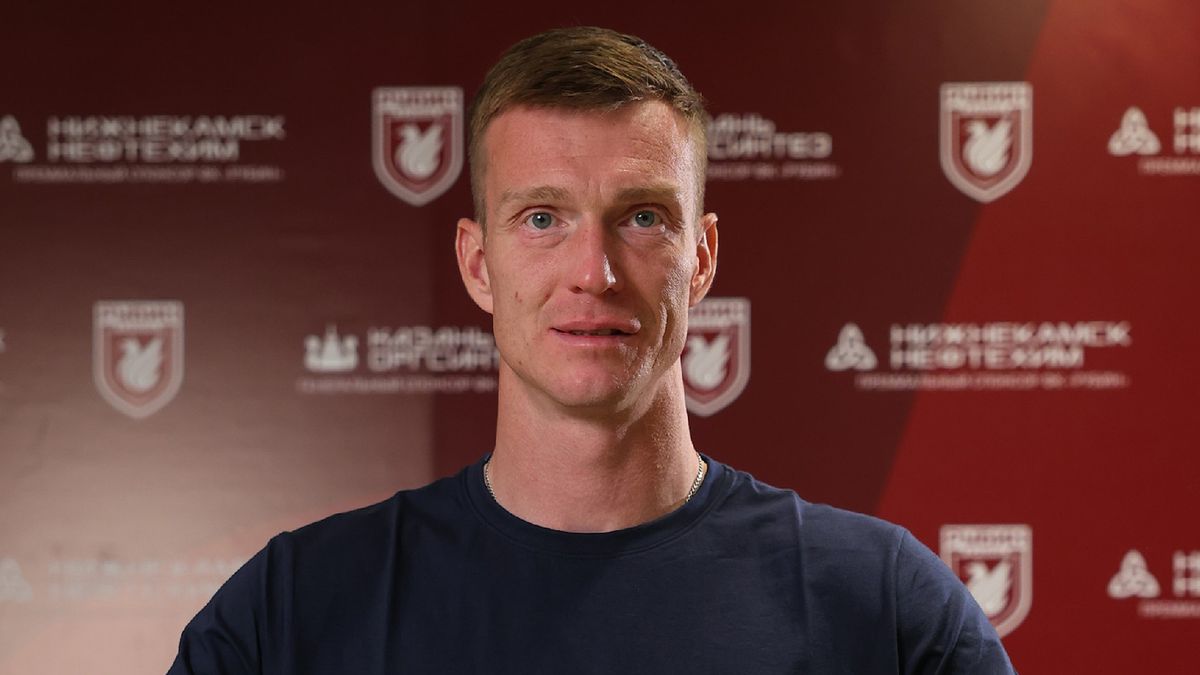 Голкипер «Рубина» Нигматуллин получил корзину яблок после победы над «Спартаком»: фото
