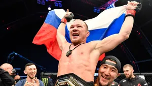 «Они не хотели, чтобы российские флаги показывали в США». В UFC снова разрешили флаги бойцам: многие в шоке