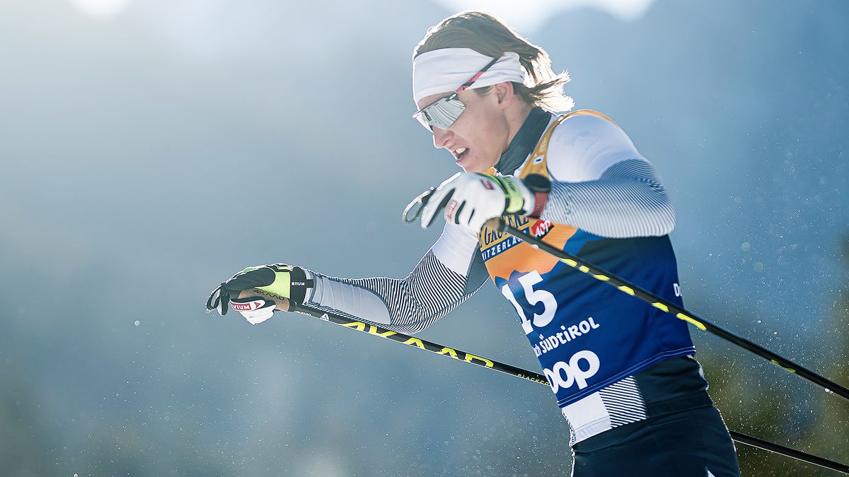 Лыжник Коростелев устроил безумную гонку на финальном этапе Тур де Ски. Медаль ускользнула на последних 30 метрах