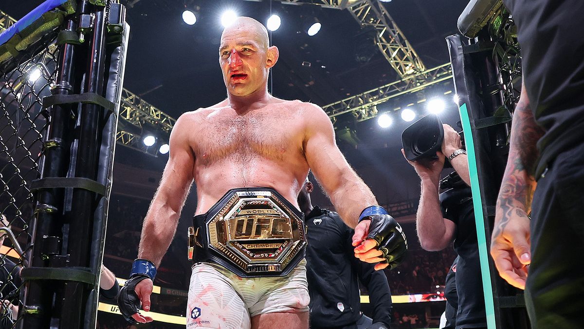 Чемпион UFC Стрикленд хочет подраться с хоккеистом «Вегаса», за который выступают Дорофеев и Барбашев
