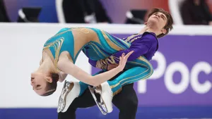 Заслуженные русские фигуристы побеждают с отрывом в 27 баллов. Они этому искренне радуются