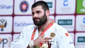 Где в 2026 году российские спортсмены будут соревноваться с флагом и гимном: календарь