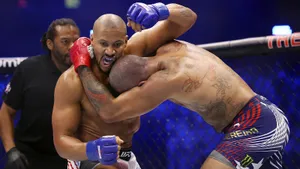Перейра не смог стать первым тройным чемпионом в истории UFC. Ган забил бразильца во втором раунде