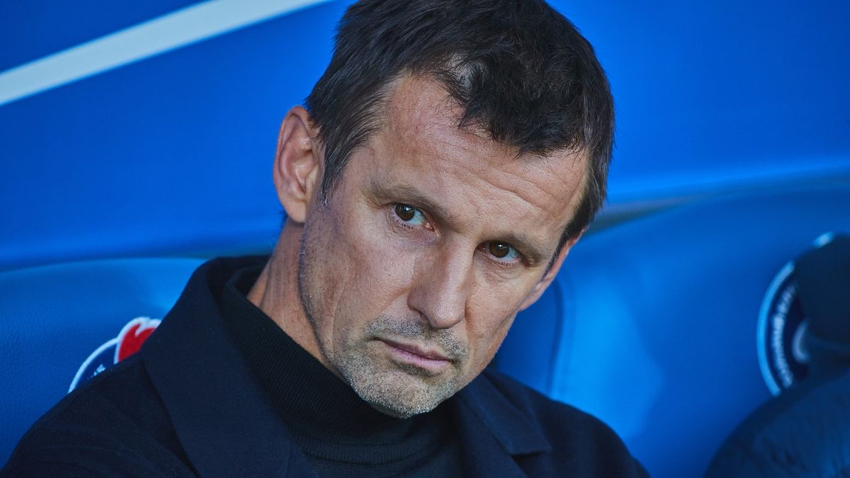 Семак: «Думаю, судьи сами многие трактовки уже не совсем понимают, где карточка, где не карточка. Вопросов много»