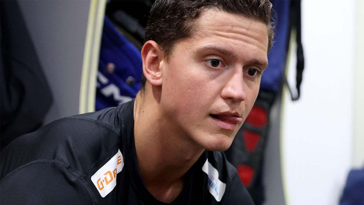 Этот русский всех поубивает! На Западе затравили девушку, которая начала встречаться с хоккеистом из России