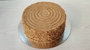 Идеальный домашний торт к празднику: нашла рецепт без муки и глютена очень вкусного «Королевского» 