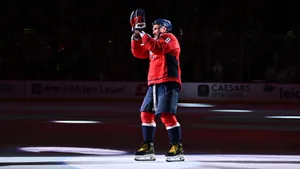 Овечкин не вернется в Россию и продолжит карьеру в США? Он намекнул на это поступком после победы над «Питтсбургом»