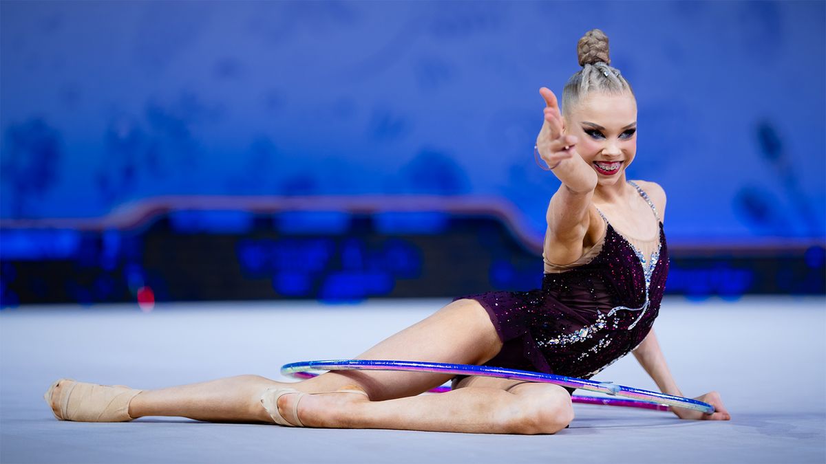 У великой Кабаевой новая чемпионка  Ева. Кононова готова быть лидером гимнастики РФ, а пока взяла золото в обруче