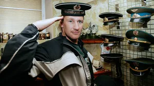 Жил в коммуналке, плохо учился в школе, но стал мировой легендой и покорил Америку. Истории о детстве Ковалева