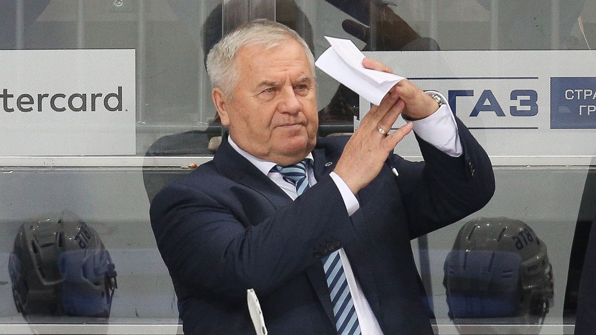 «Результаты удовлетворять не могут». В «Сочи» объяснили решение заменить Крикунова