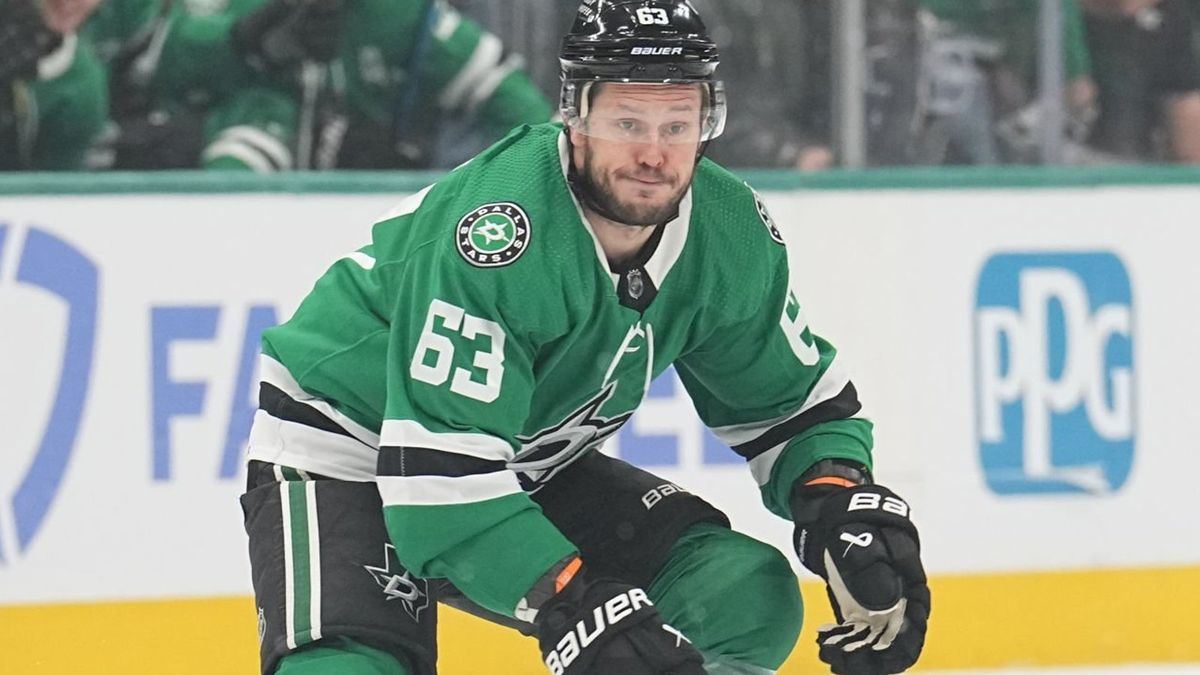 Российский нападающий «Нью-Джерси» Дадонов сломал руку