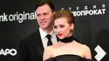 Страшное падение партнерши помогло фигуристу-чемпиону Олимпиады найти любовь с балериной. Их свел психолог