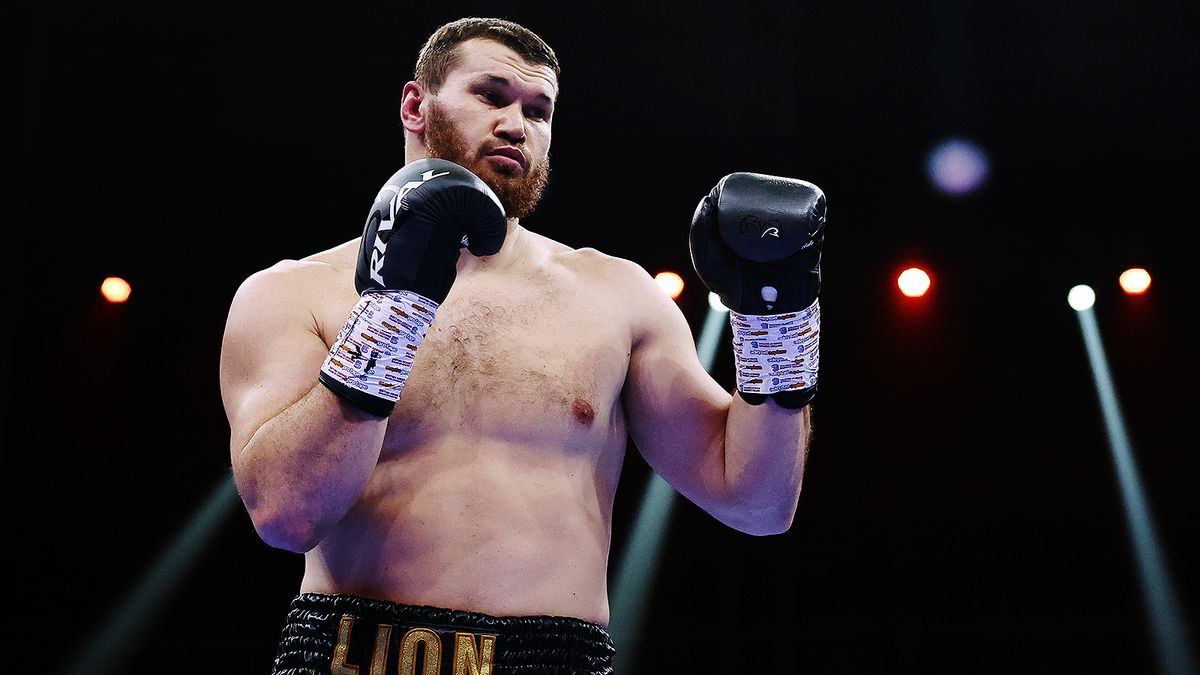 Арсланбек Махмудов оказался тяжелее Дэйва Аллена перед боем в Шеффилде