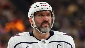 «Овечкин, просто уходи на пенсию!» Александр Великий снова восхищает Америку, но его подвигам рады не все