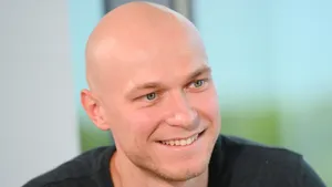 Новая роль Юры Борисова в Голливуде: кого сыграет, о чем будет фильм, когда ждать премьеры «Искусственного»