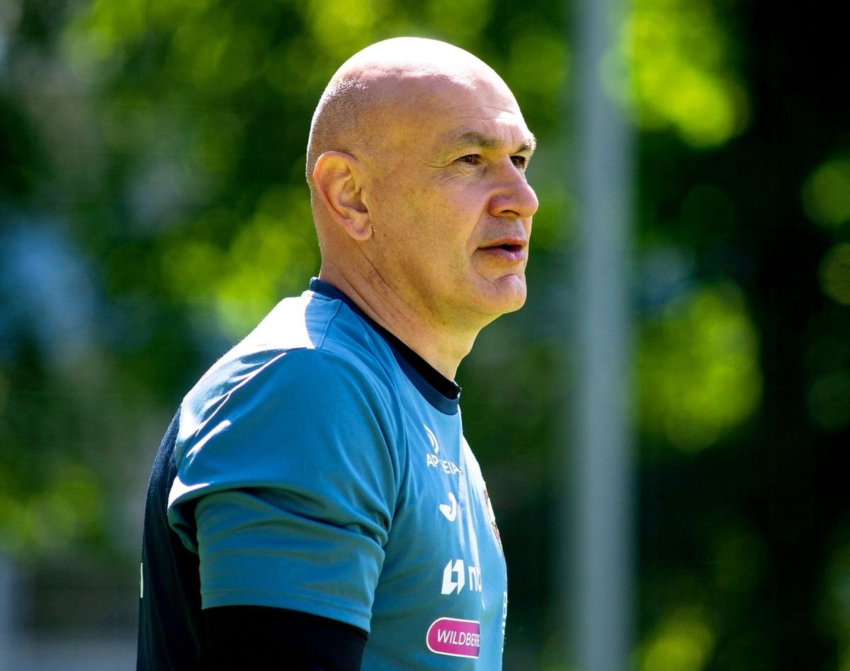 Тренер ЦСКА Крамаренко дисквалифицирован на два матча за агрессивное поведение