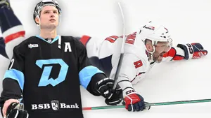 В КХЛ есть свой Овечкин, бьющий рекорды, — это Шипачев. Выбил 1000 очков и запустит в НХЛ белорусских звезд