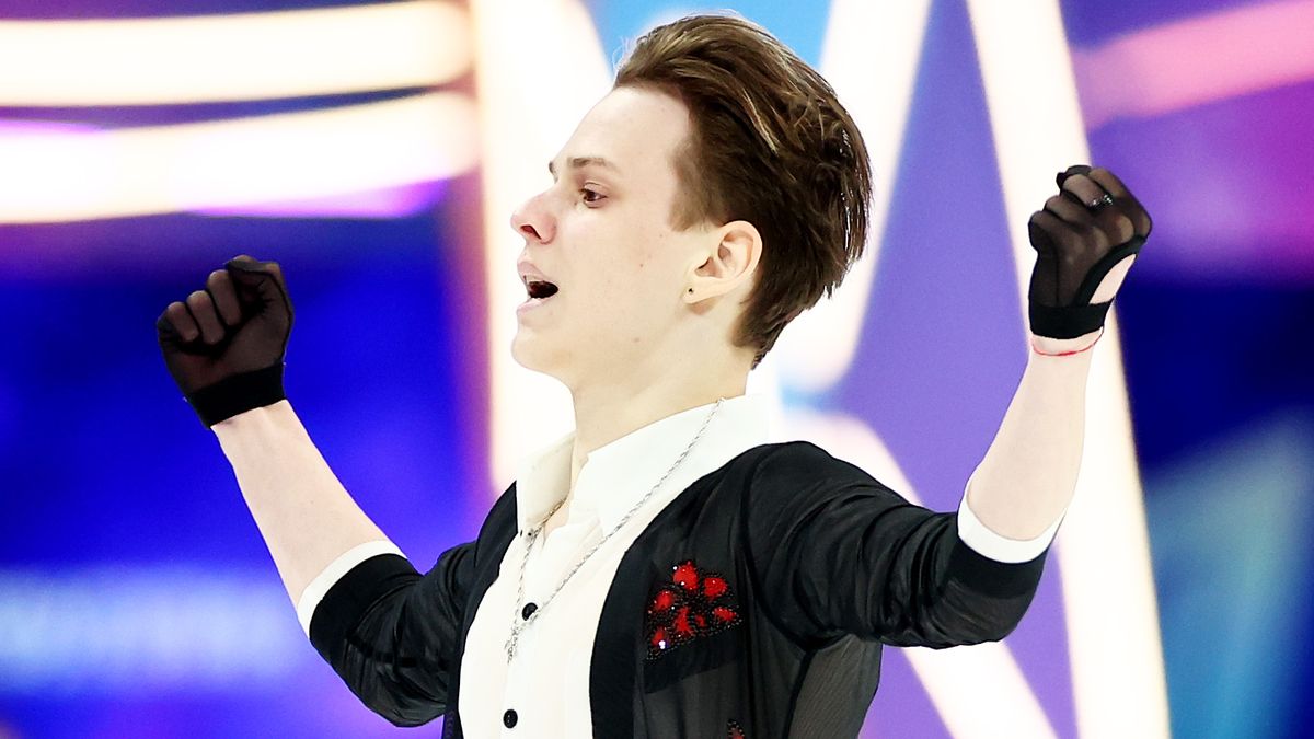 Лутфуллин ответил Ягудину на критику своего костюма: «Я — актер на льду, могу примерять на себя любые роли»