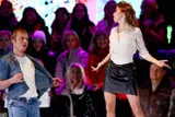 Русская фигуристка сняла с себя юбку прямо во время танца и дала смачную пощечину пристававшему к ней актеру: видео