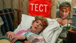 Тест по «Любовь и голуби»: какой кадр без героев взят из культового фильма?