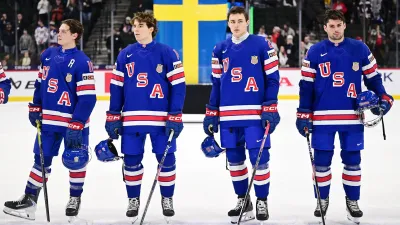 Молодежная сборная США по хоккею