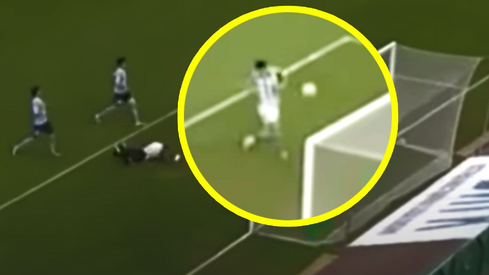 Промах картинка. Football fail. Великий промах. Промах в ворота. Нелепый промах.